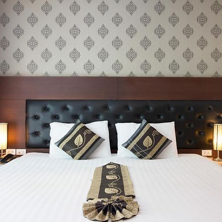 Hemingways Silk Hotel Patong 外观 照片
