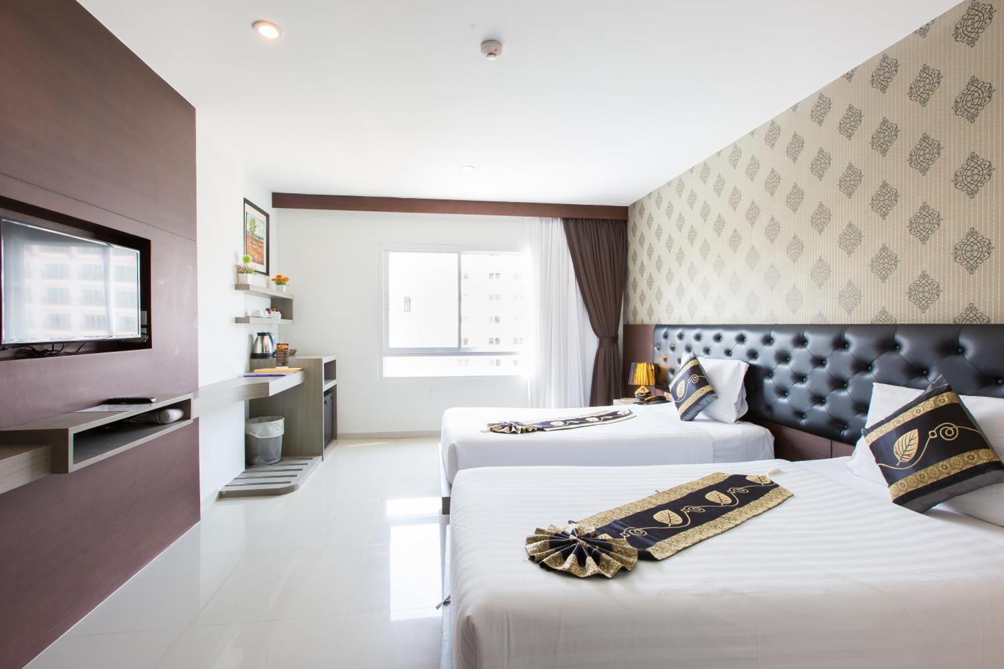 Hemingways Silk Hotel Patong 外观 照片
