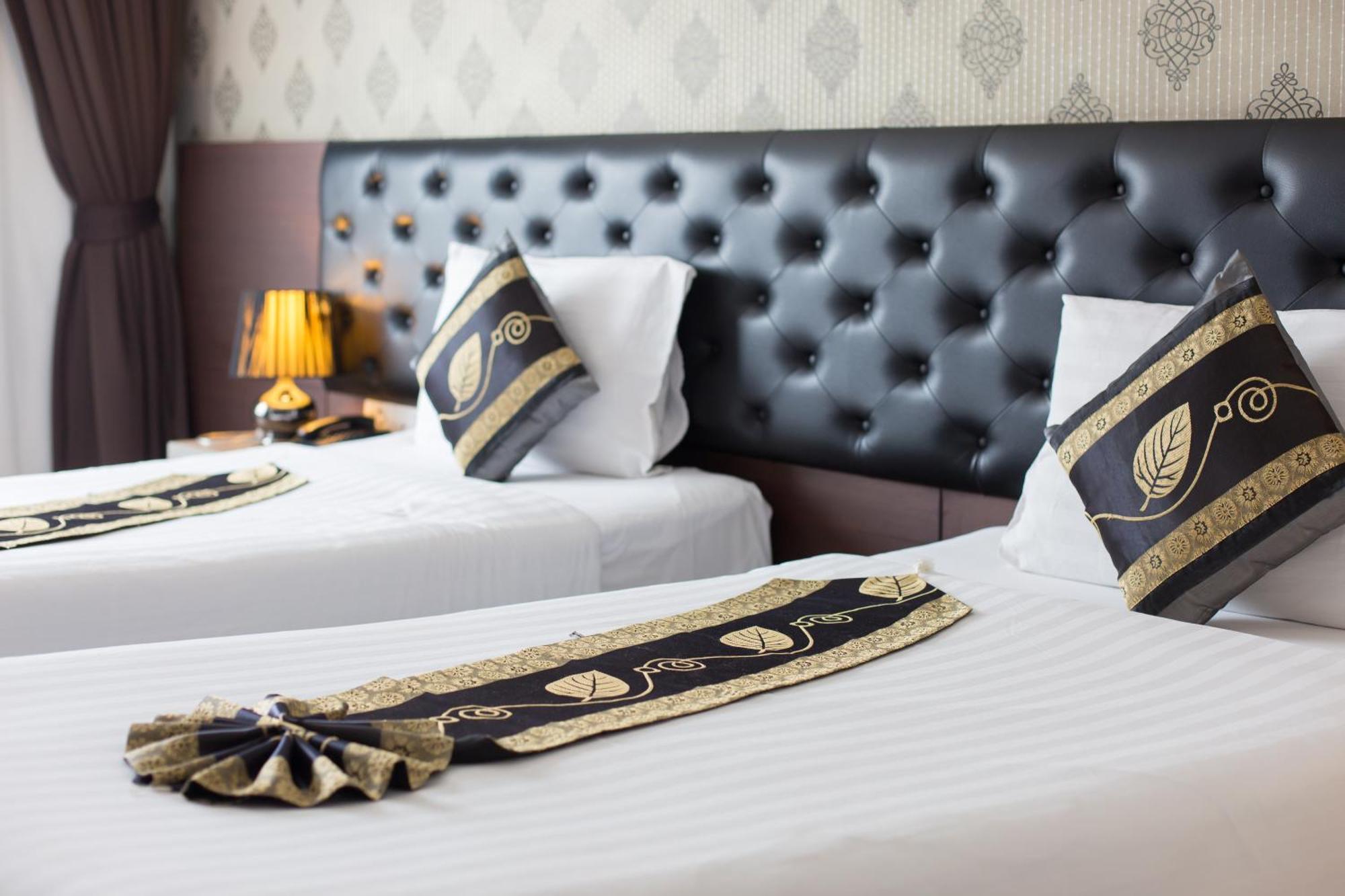 Hemingways Silk Hotel Patong 外观 照片