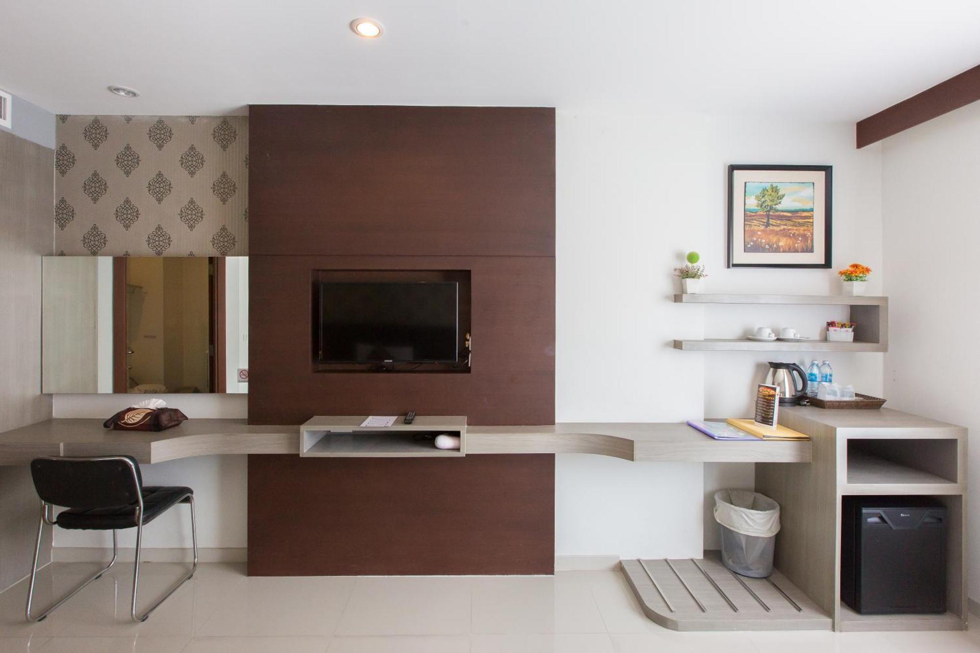 Hemingways Silk Hotel Patong 外观 照片