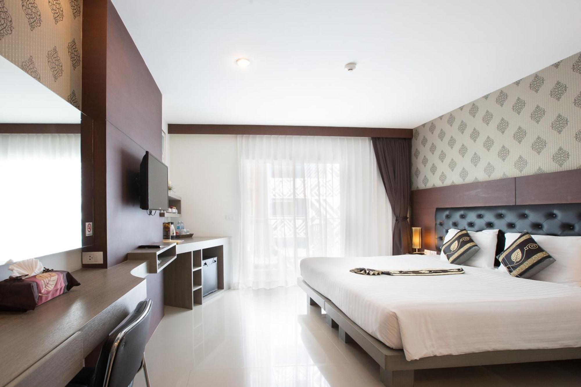 Hemingways Silk Hotel Patong 外观 照片