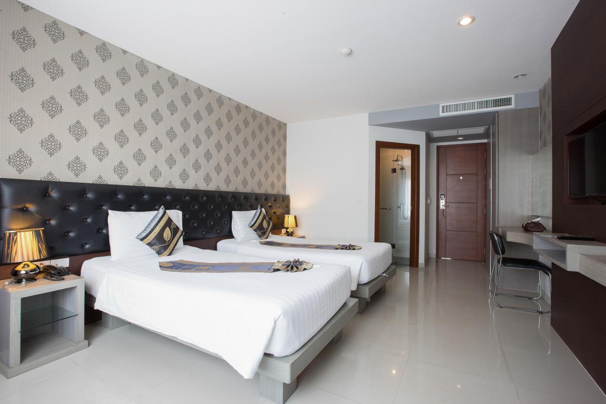 Hemingways Silk Hotel Patong 外观 照片