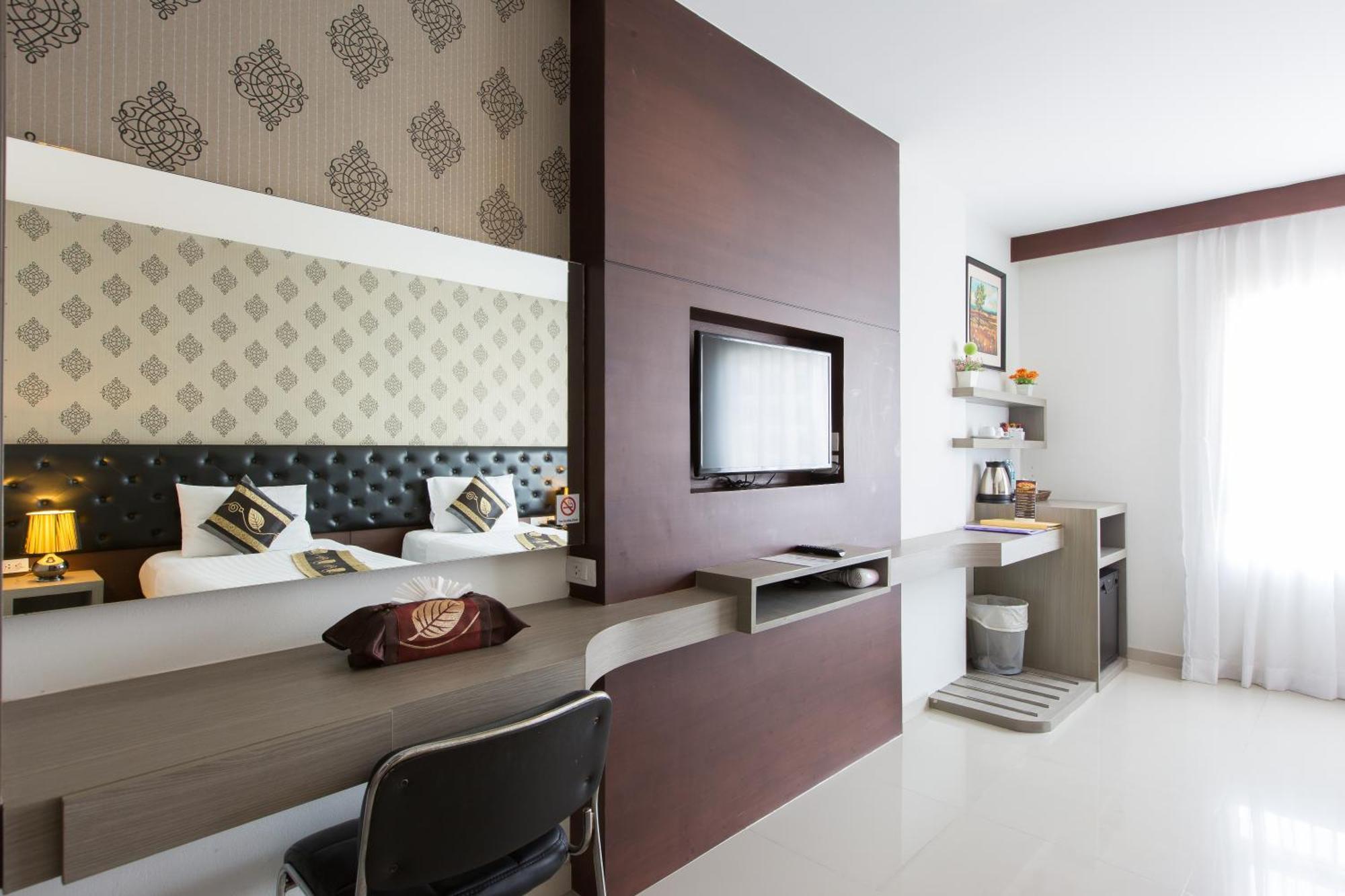 Hemingways Silk Hotel Patong 外观 照片