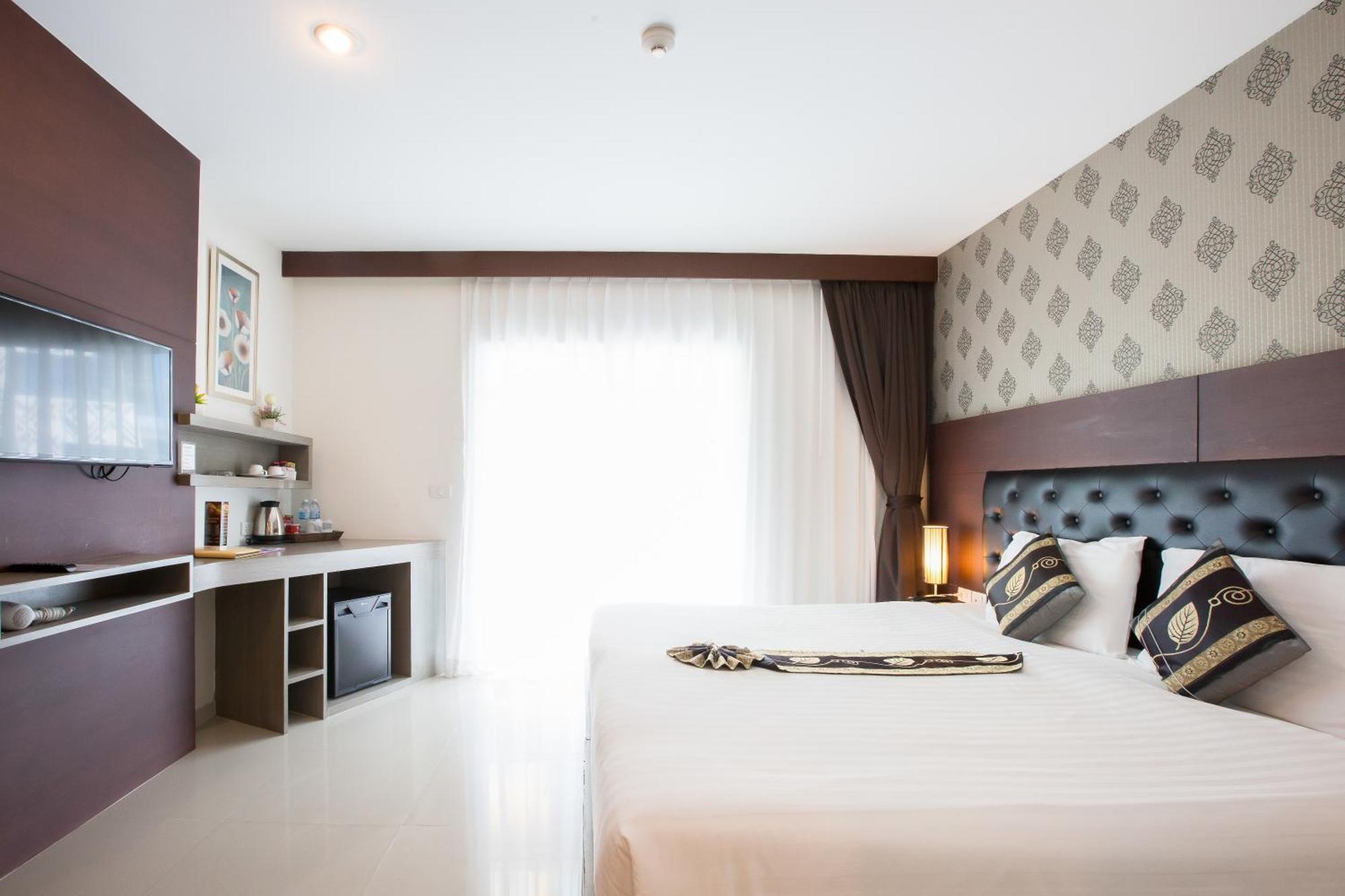 Hemingways Silk Hotel Patong 外观 照片